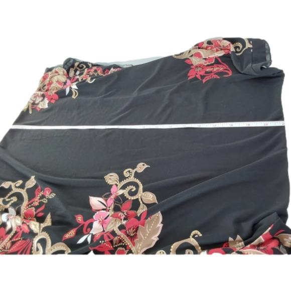 JM Woman Collection Keyhole Black Floral Tunic - Picture 11 of 11